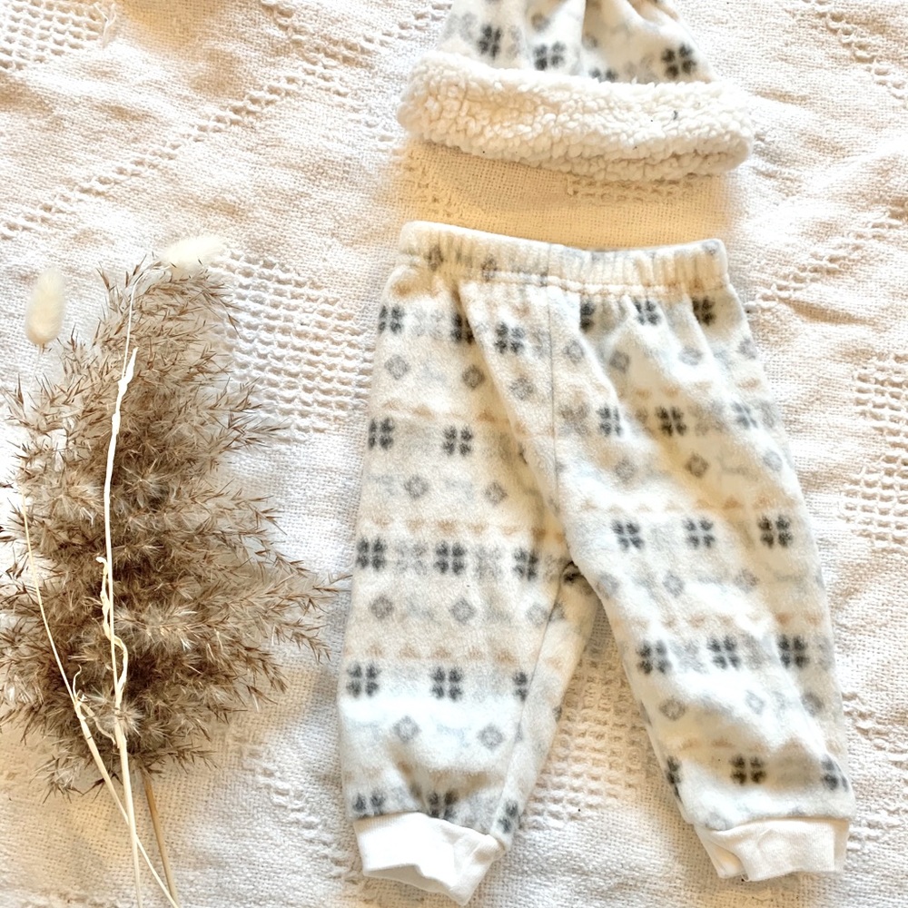 ⭐️3/$15 Fluffy soft pants and hat set